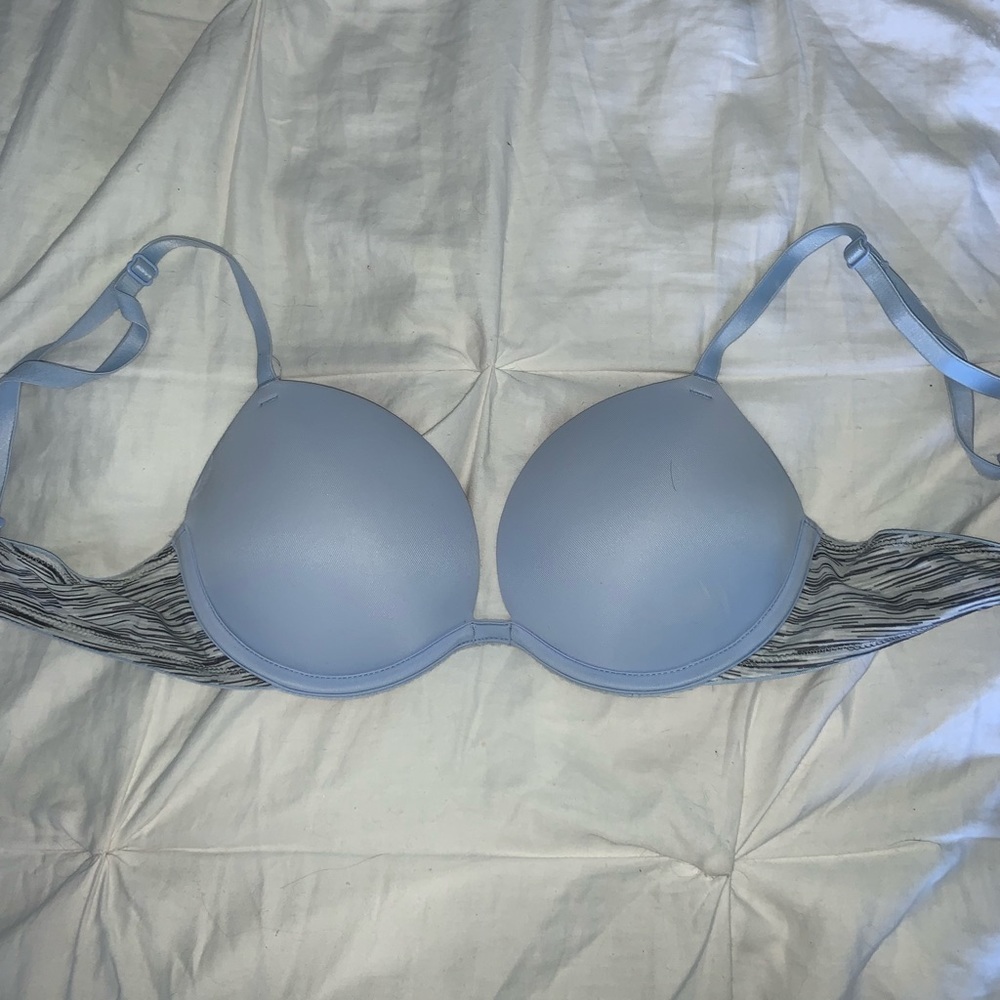 Victoria Secret Pink Wear Everywhere Push Up Bra